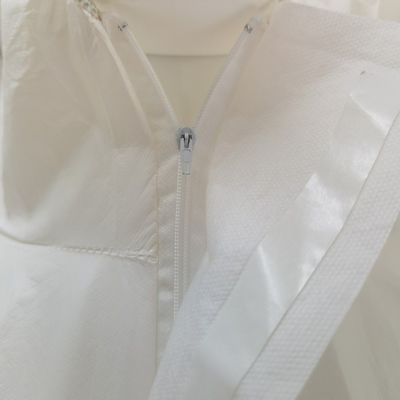 Workwear 175*140cm Disposable White Microporous 56GSM Tyvek 500 PPE Suit for Chile Market